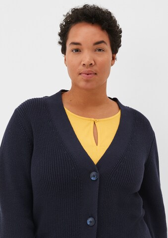 TRIANGLE Knit Cardigan in Blue