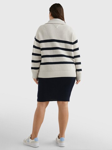 Tommy Hilfiger Curve Pullover in Weiß