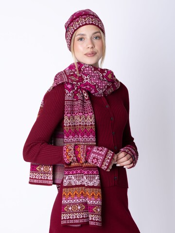 IVKO Woman Beanie in Red: front