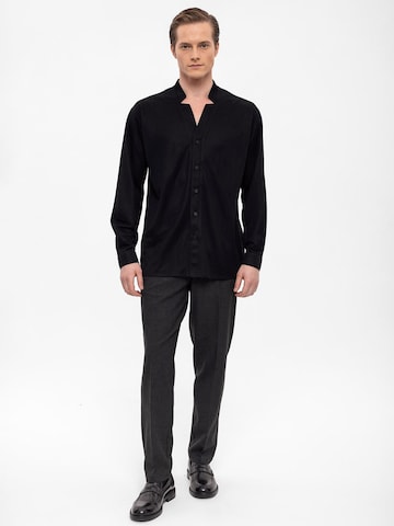 Coupe regular Chemise Antioch en noir