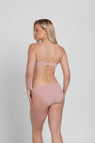 Dorina Trosa i rosa