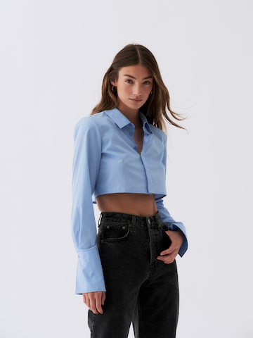 RÆRE by Lorena Rae Blouse 'Armina' in Blue: front