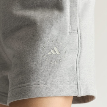 Loosefit Pantaloni sportivi 'TrueCasuals' di ADIDAS BY STELLA MCCARTNEY in grigio