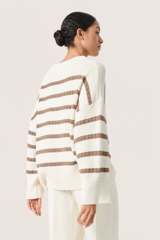 SOAKED IN LUXURY - Pullover 'Ravalina' em branco