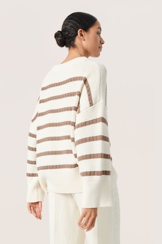 SOAKED IN LUXURY Sweater 'Ravalina' in White