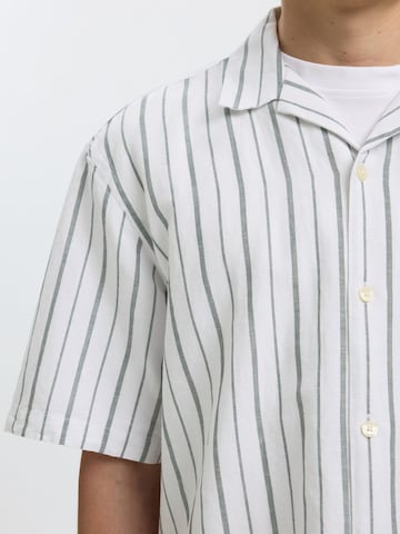 Fit confort Chemise 'SLHClay' SELECTED en blanc