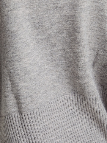 Bershka Пуловер в сиво