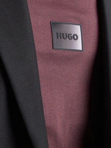 Tricou 'Danotie' de la HUGO pe maro