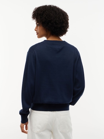 Pulover 'ESSENTIAL' de la Tommy Jeans pe albastru