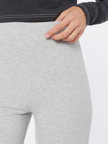 regular Pantaloni di Dorothy Perkins in grigio