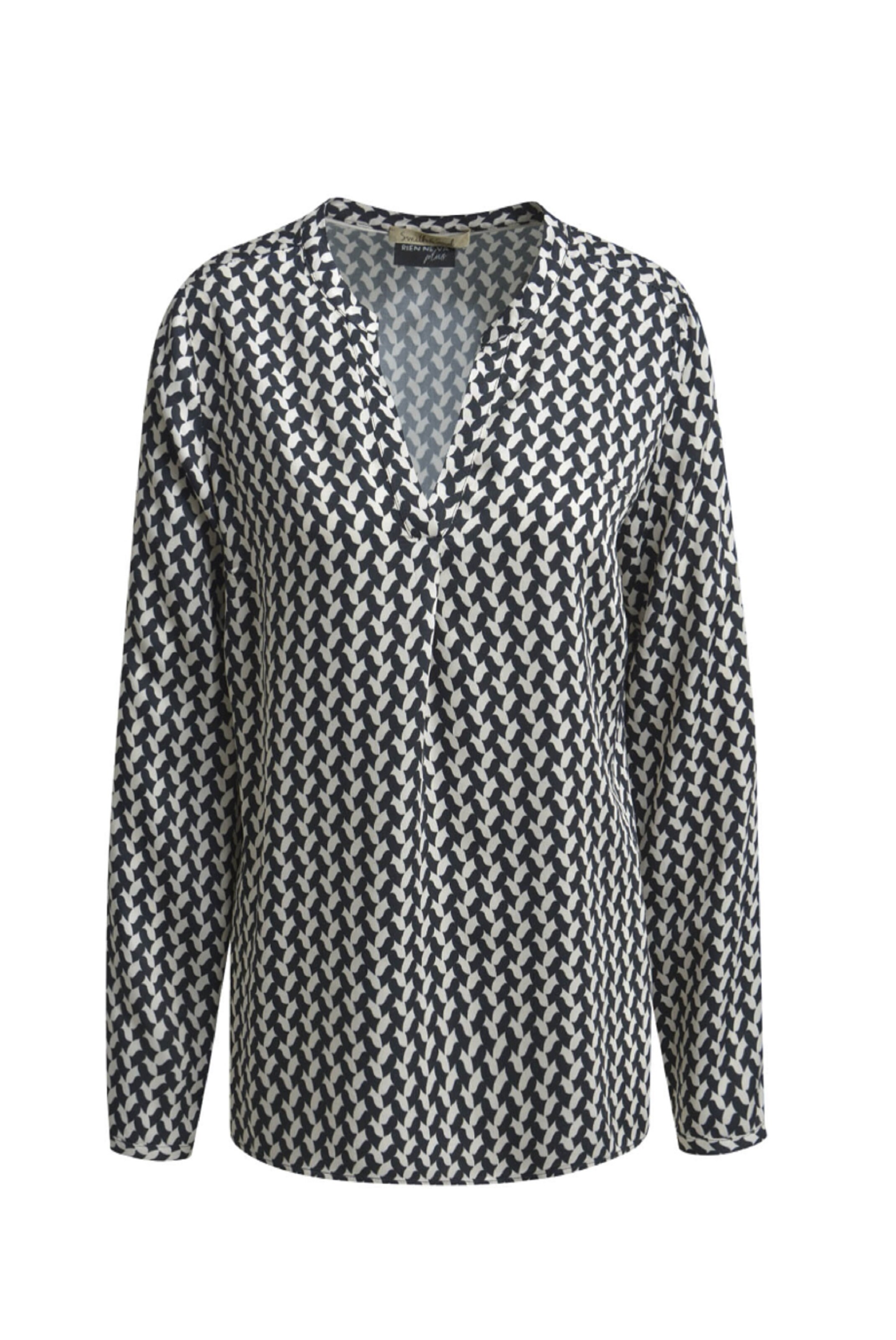 Smith&Soul Blouse in Black: front