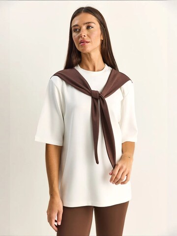 T-shirt 'T-Shirts' Bianco Lucci en marron