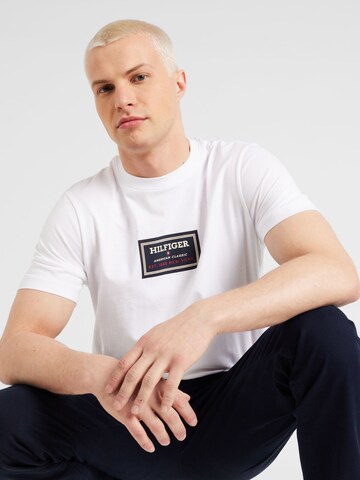 T-Shirt TOMMY HILFIGER en blanc : devant