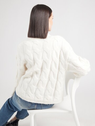 Gina Tricot Свитер в Белый