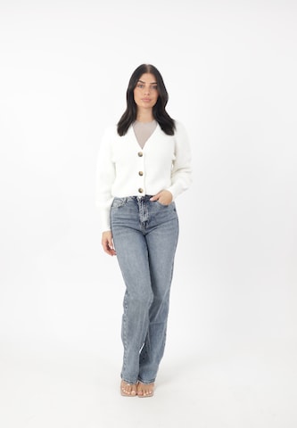 Elara Strickjacke in Weiß: Vorderseite