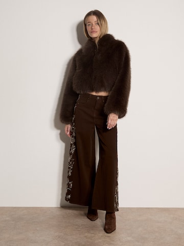 Veste bavaroise ' Kunstfelljacke ' Apricot en marron