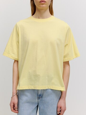 EDITED Μπλουζάκι 'Nola' σε κίτρινο: μπροστά
