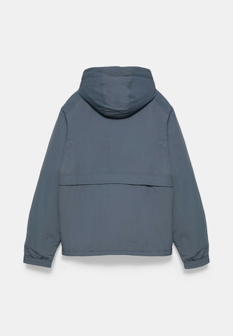 Pull&Bear Prehodna jakna 'STWD' | siva barva