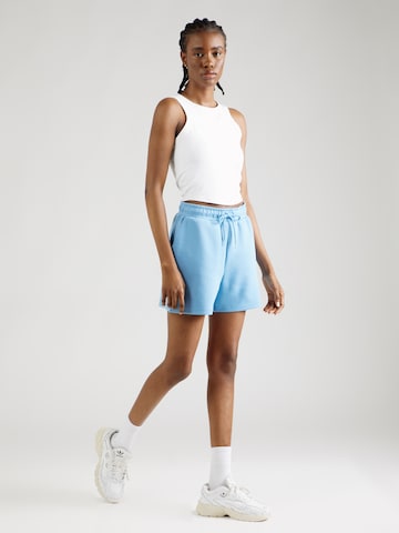 regular Pantaloni sportivi di ONLY PLAY in blu