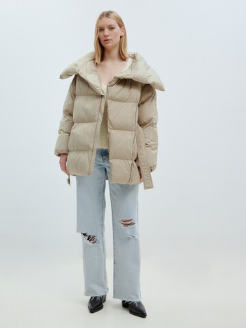 EDITED Winter jacket 'Ludmila' in Beige: front