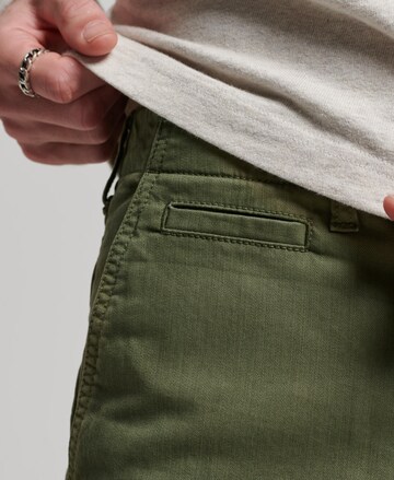 Coupe slim Pantalon chino Superdry en vert