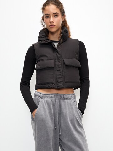 Gilet di Pull&Bear in nero: frontale