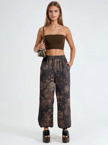 Qu Style Tapered Trousers in Brown