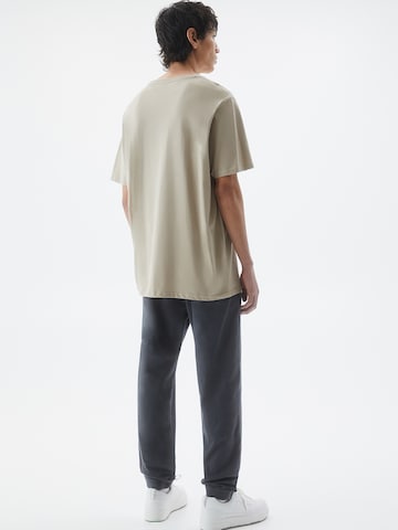 Pull&Bear Дънки Tapered Leg Панталон в сиво