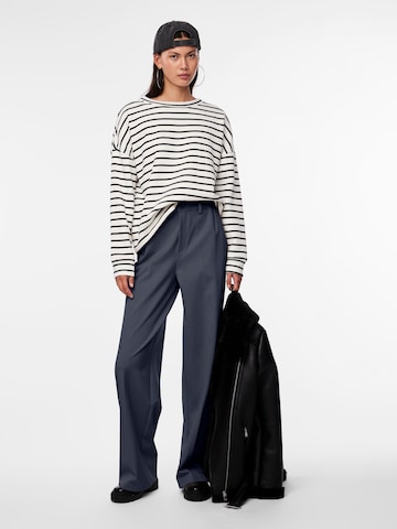 PIECES Loose fit Pleated Pants 'Camil' in Blue