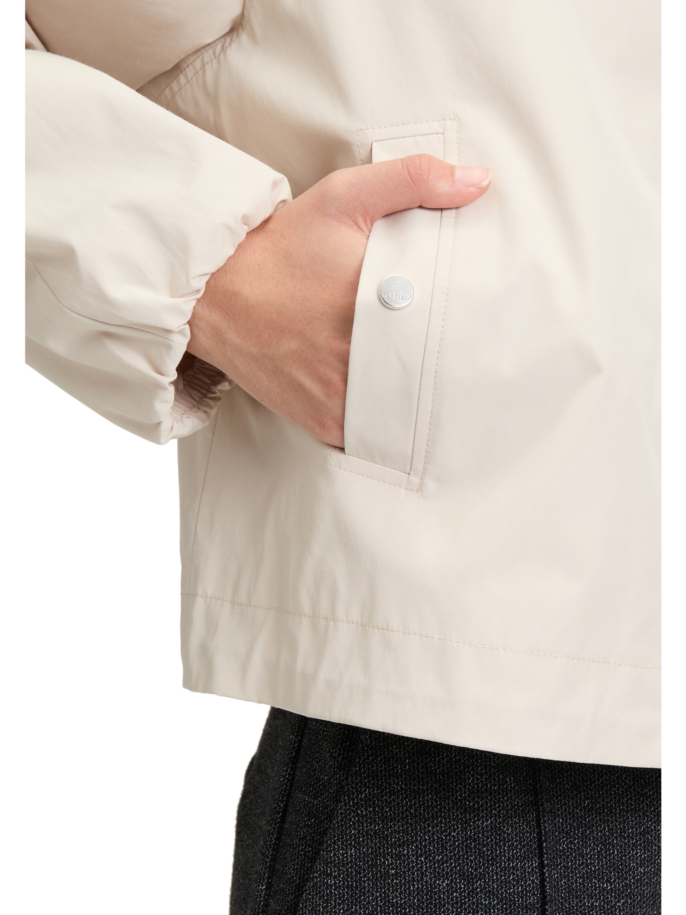 Betty & Co Between-Season Jacket in Beige