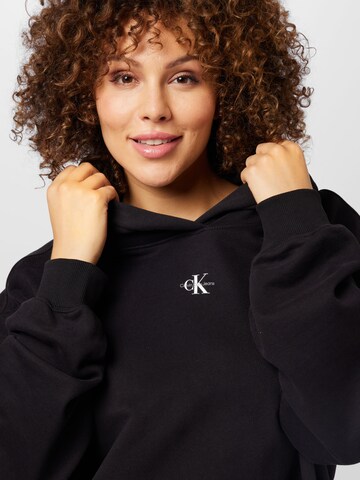 Calvin Klein Jeans Curve Sweatshirt i svart