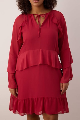 Robe Trendyol Curve en rouge