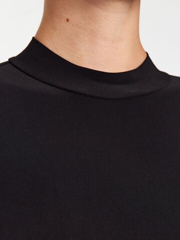 Rochie de la Trendyol pe negru