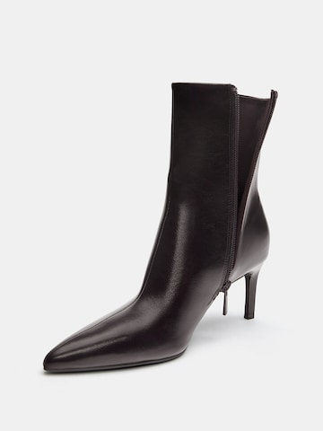 Pull&Bear Nilkkurit värissä ruskea