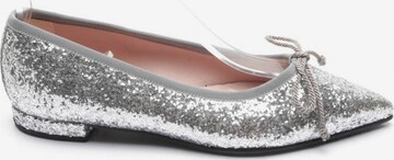 PRETTY BALLERINAS Flats & Loafers in 35 in Silver: front