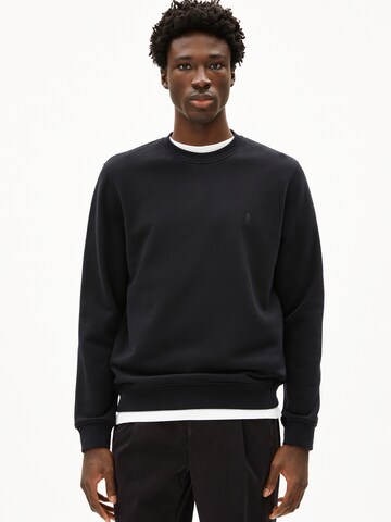 ARMEDANGELS Sweatshirt in Black: front