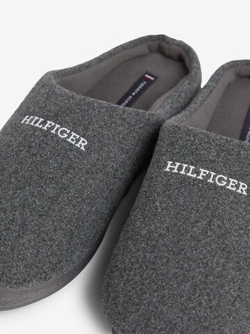 Pantoufle TOMMY HILFIGER en gris