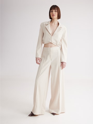 4TAILORS Bleiseri 'Katie' värissä beige