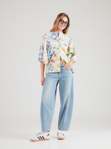 Bluză de la Emily Van Den Bergh pe alb