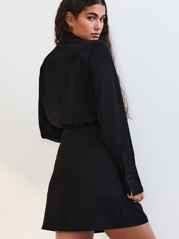 Next Rok in Zwart