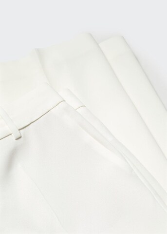 MANGO Široký strih Plisované nohavice 'Boxy' - biela