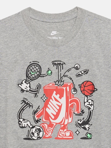 Nike Sportswear T-shirt i grå