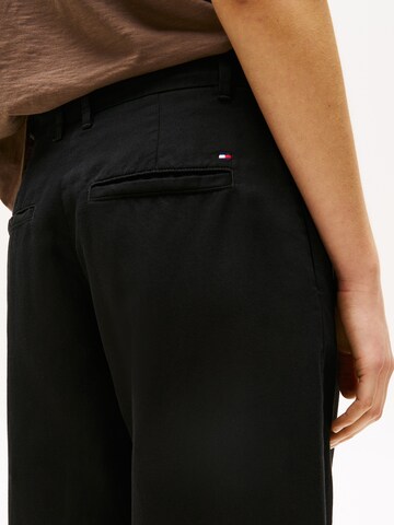 TOMMY HILFIGER Regular Pleat-Front Pants in Black