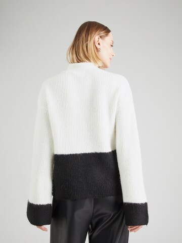 Pull-over 'Nuur' VILA en blanc