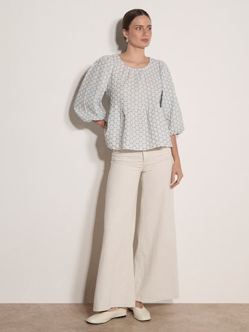 Apricot Blouse in Blauw