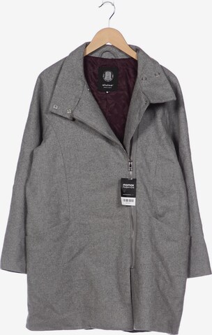 elvine Jacket & Coat in M in Grey: front