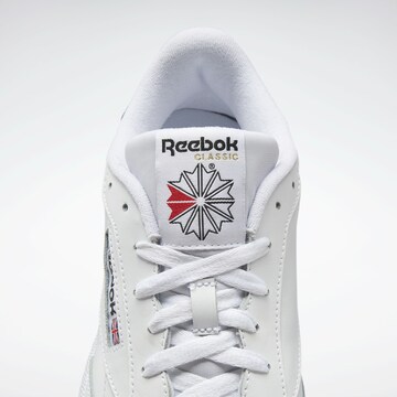 Sneaker low 'Club C 85' de la Reebok pe alb