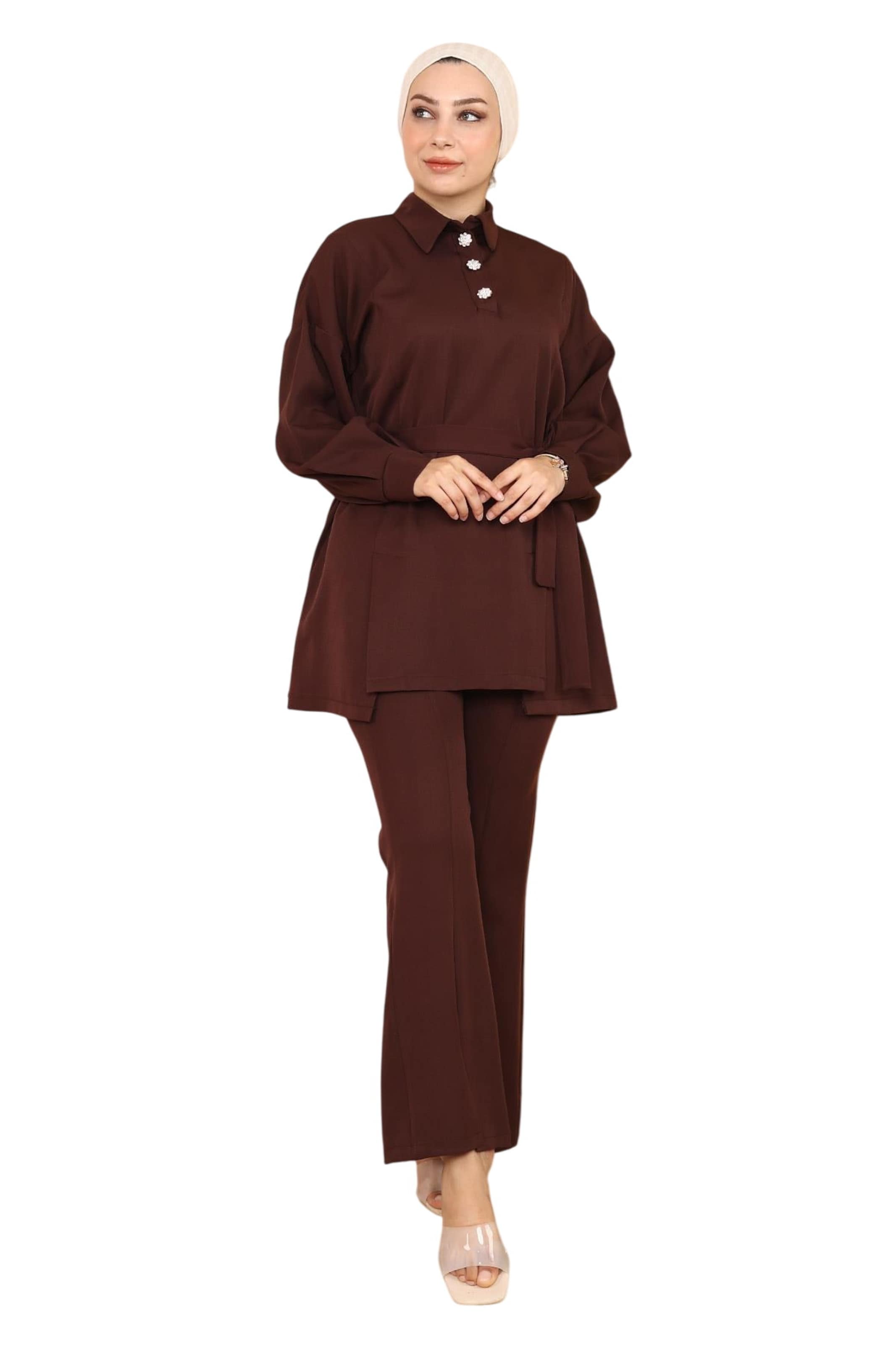 MODAMIHRAM Hosenanzug in Braun: Vorderseite