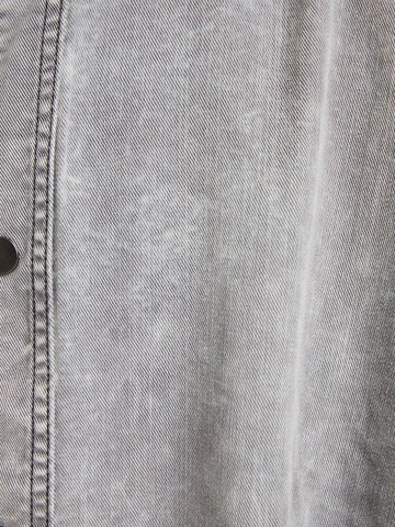 Bershka Overgangsjakke i grå