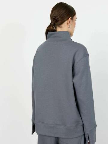 Levete Room Svetr – šedá